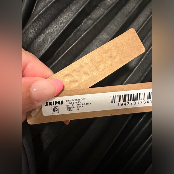 SKIMS fits everybody tube dress size medium - Picture 5 of 8